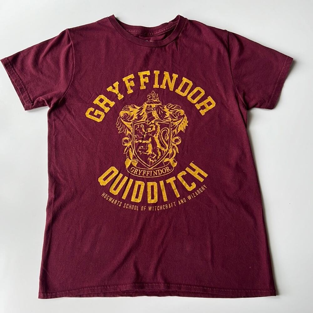 Harry Potter Gryffindor Quidditch Short Sleeve Tee in Maroon Yellow Size S